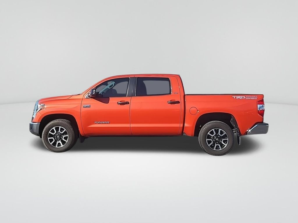 2018 Toyota Tundra SR5 CrewMax photo 2