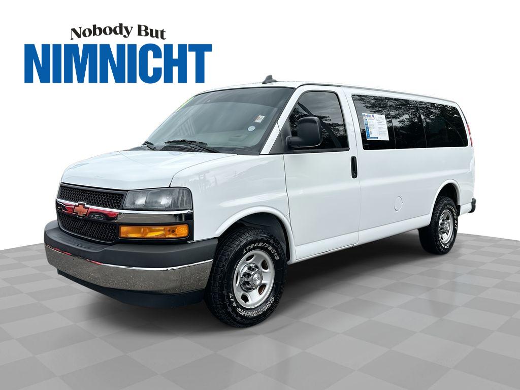 2019 Chevrolet Express Passenger LT's photo