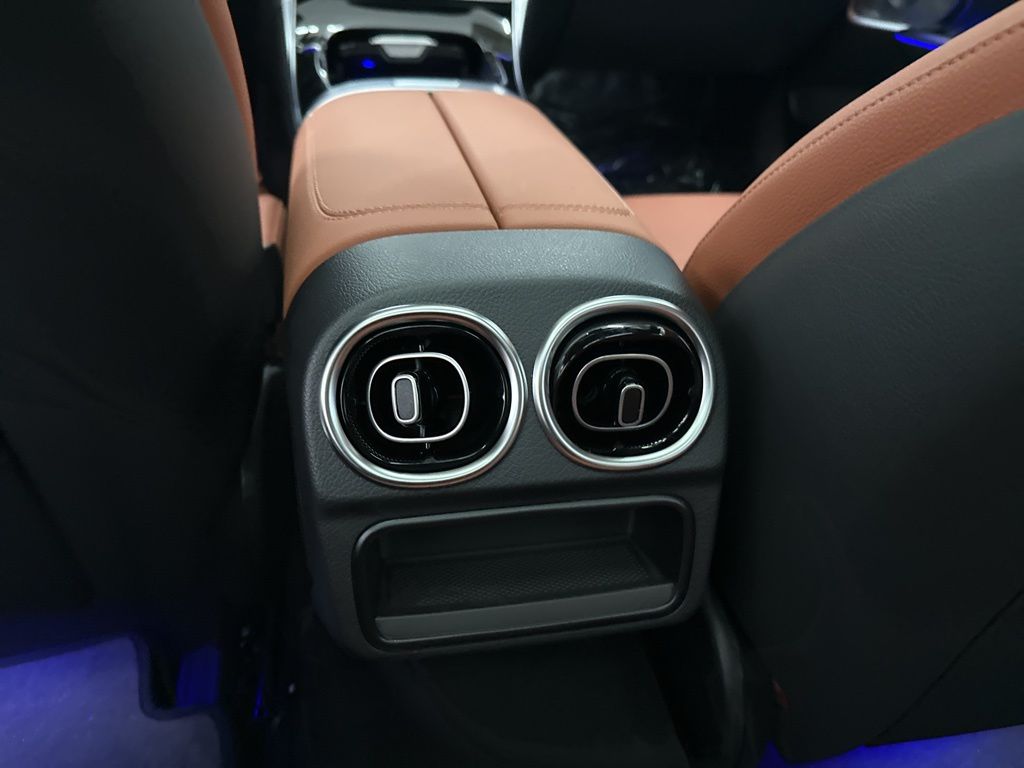 2025 Mercedes Benz C 300 photo 17