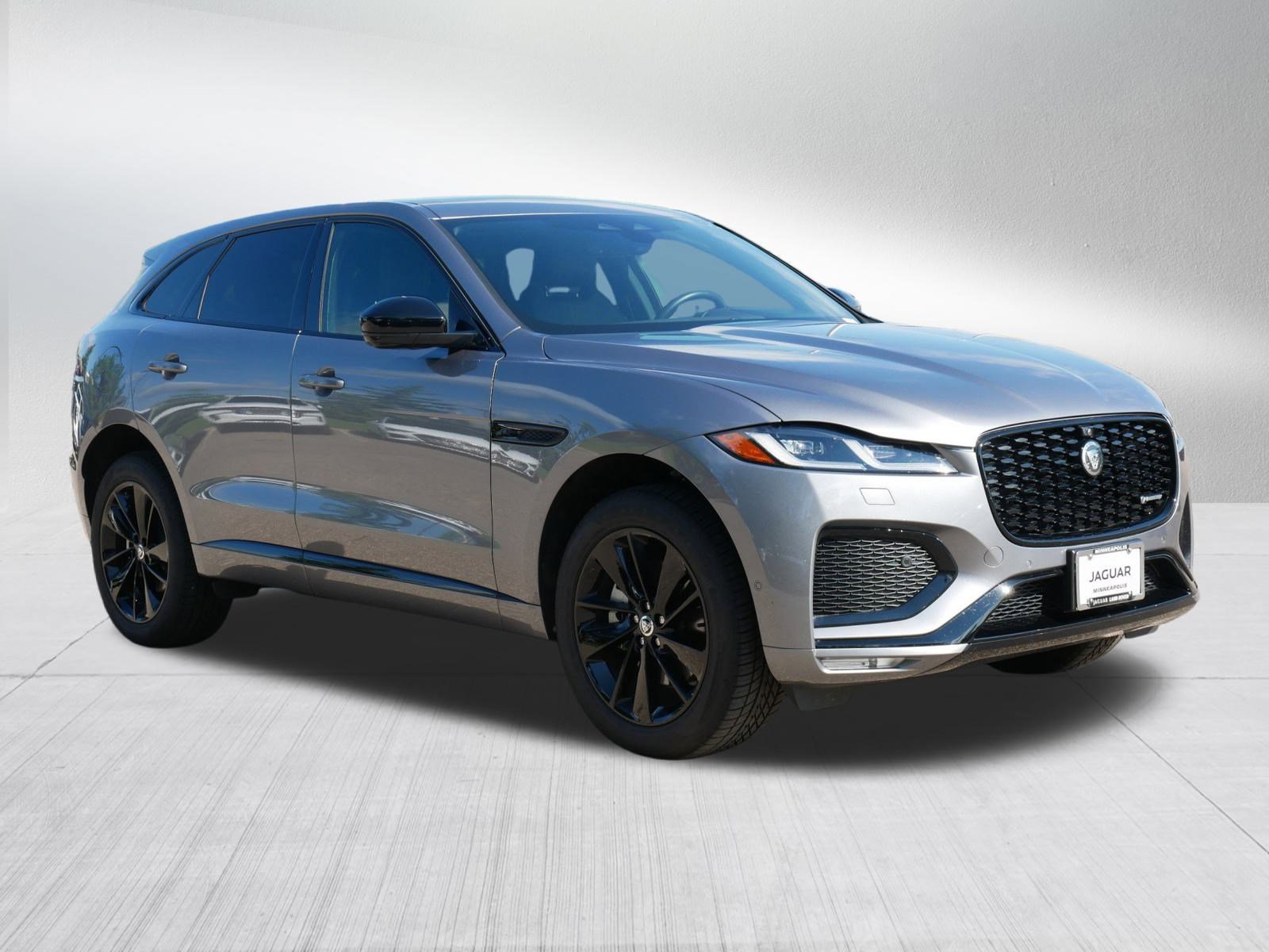 2025 Jaguar F-PACE P250 R-Dynamic S photo 2