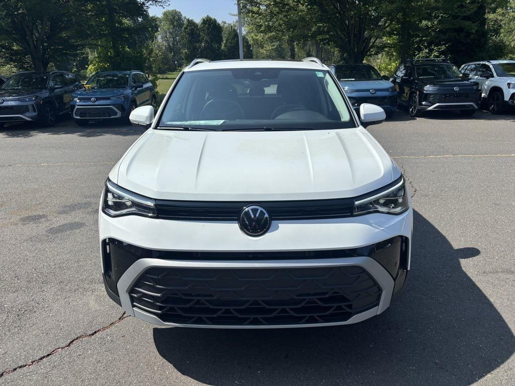 2025 Volkswagen Taos SE photo 7