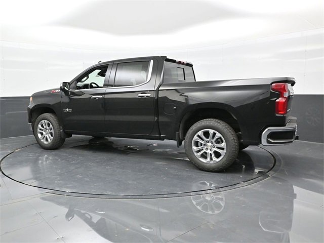 2025 Chevrolet Silverado 1500 LTZ photo 2