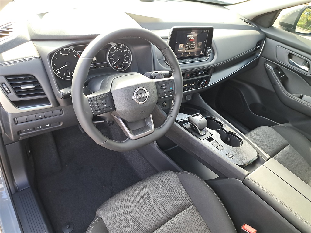 2026 Nissan Rogue SV photo 18