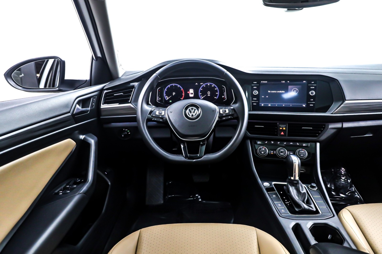 2019 Volkswagen Jetta SEL photo 4