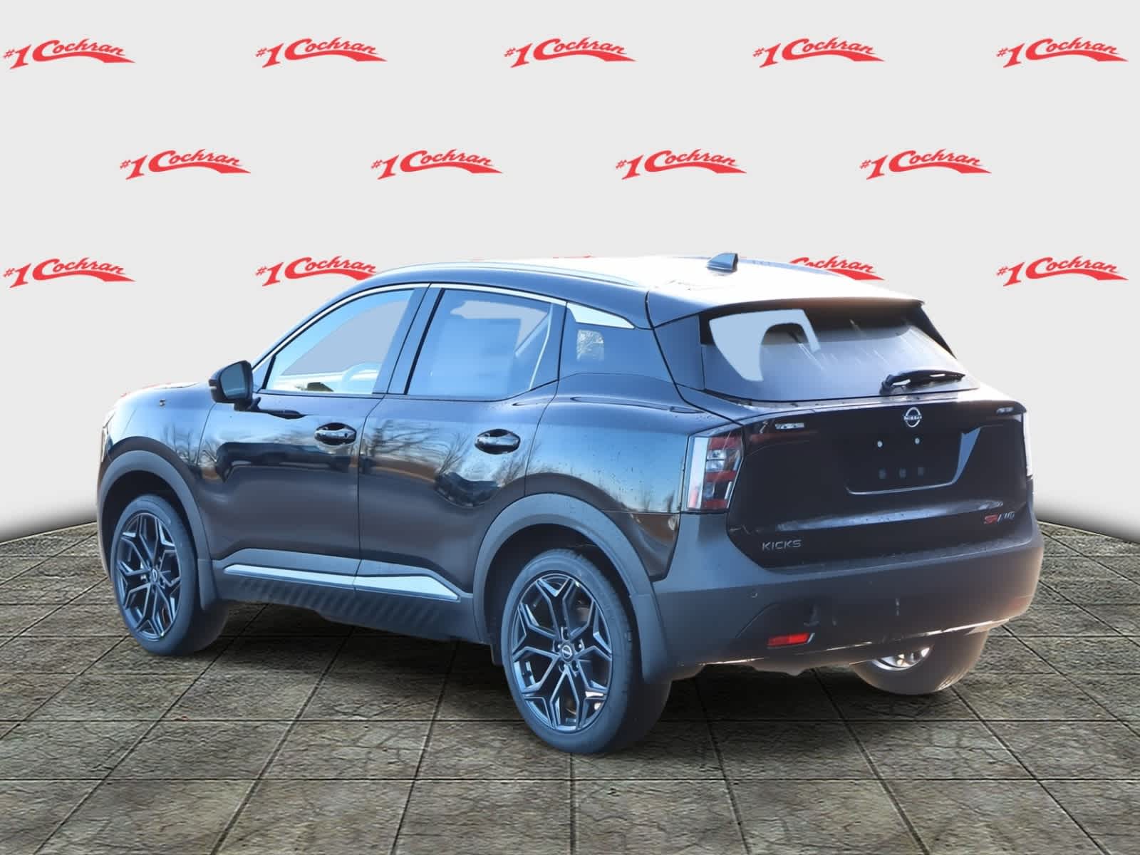 2025 Nissan Kicks SR photo 4