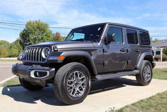 2025 Jeep Wrangler Sahara photo 5