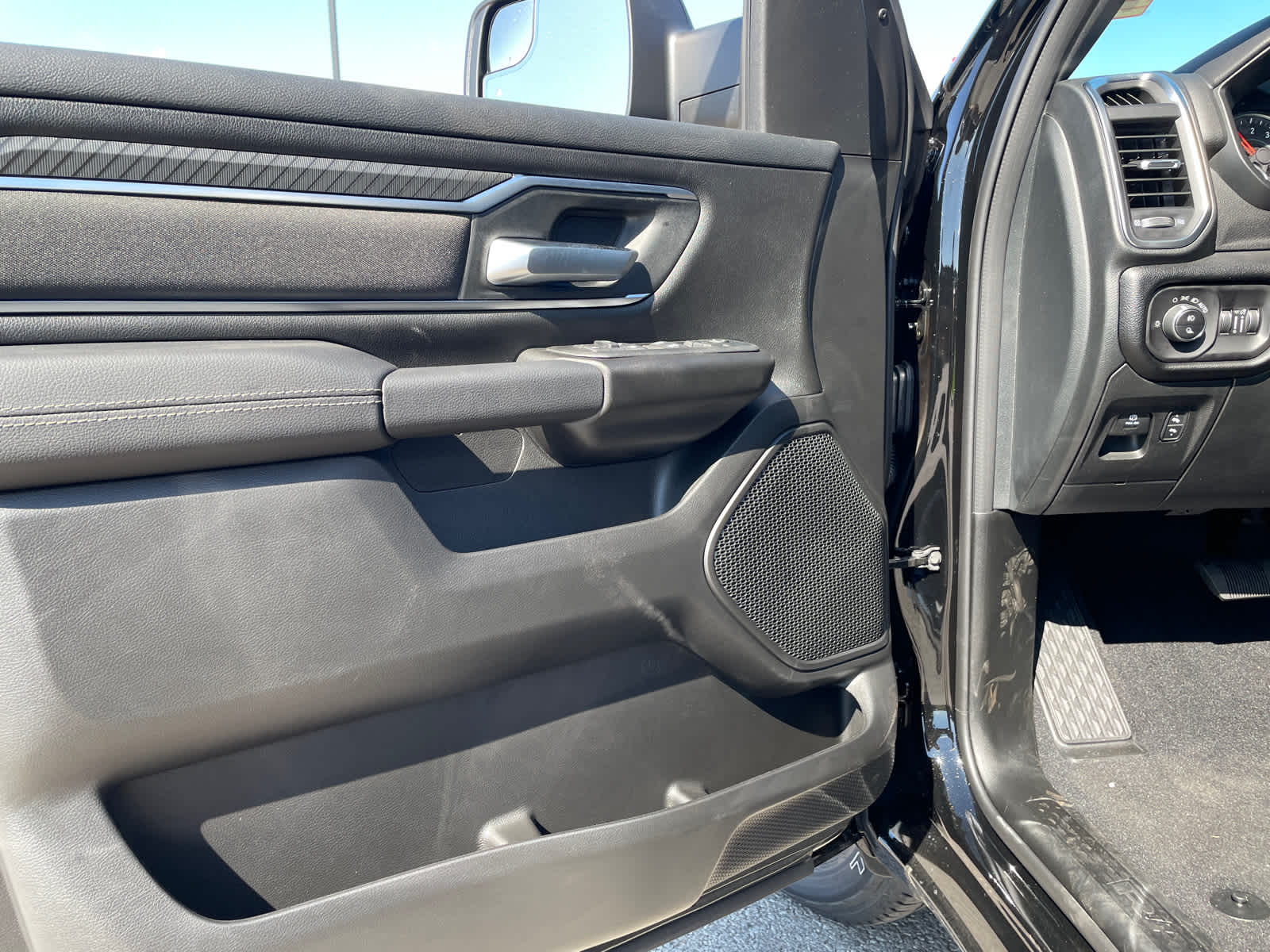2025 Ram 1500 Big Horn photo 18
