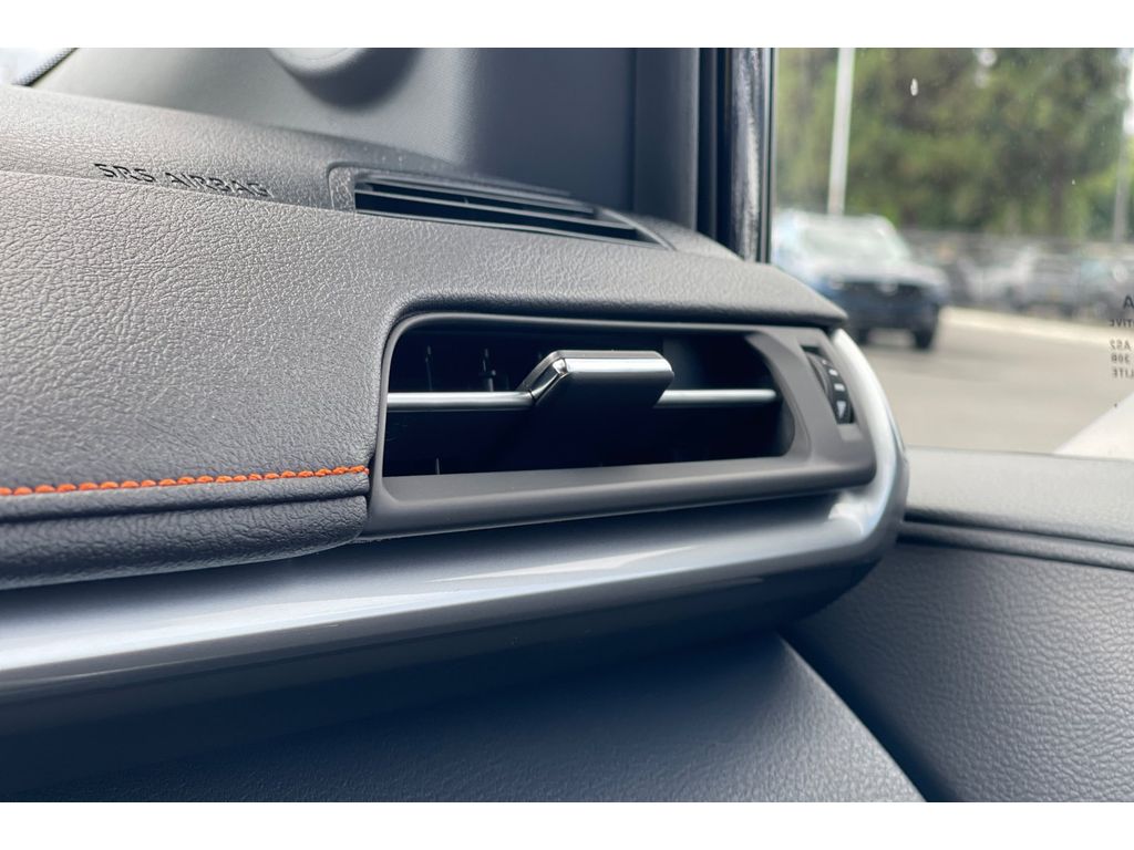 2022 Toyota Sienna XSE photo 27