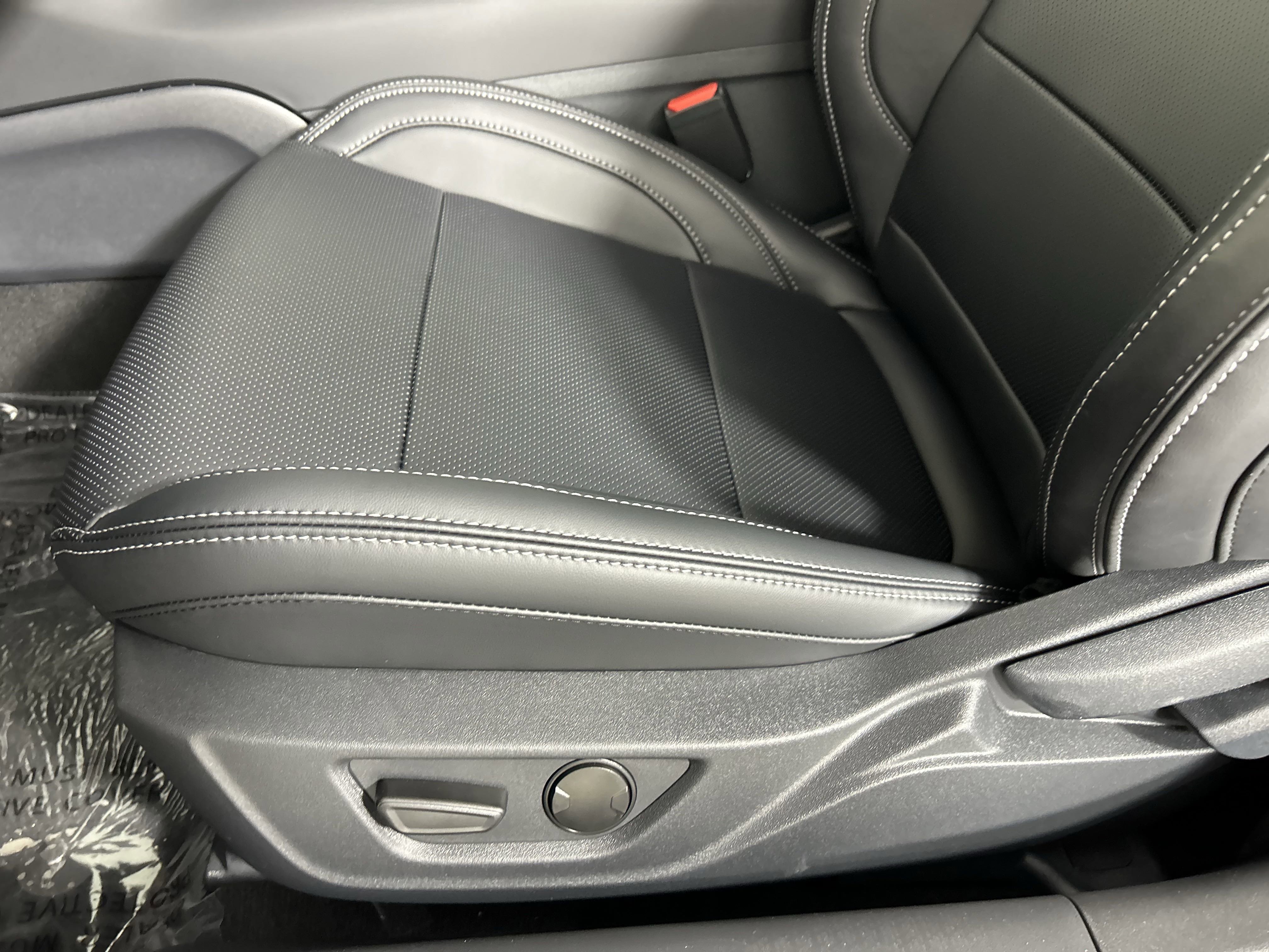 2025 Ford Mustang EcoBoost Premium photo 16