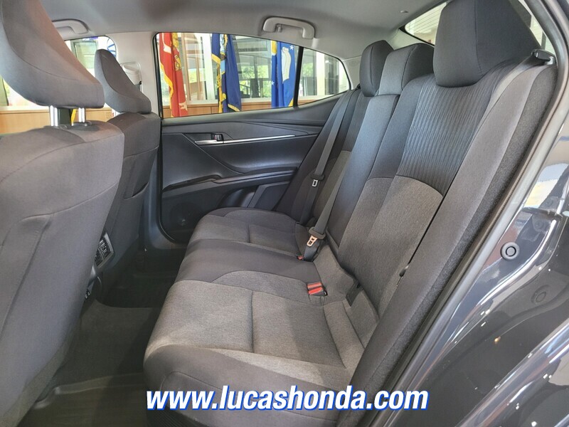 2025 Toyota Camry LE photo 6