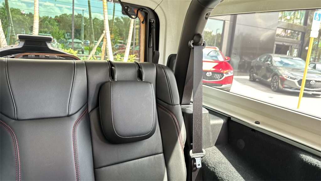 2023 Jeep Wrangler Two-Door Rubicon photo 18