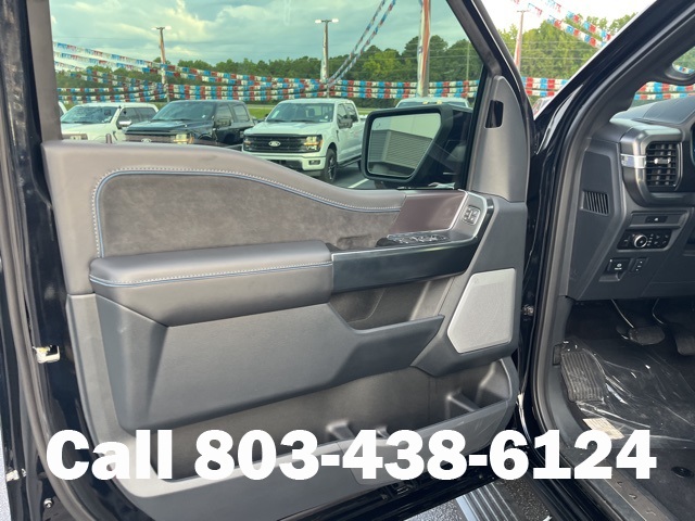 2025 Ford F-150 Platinum photo 5