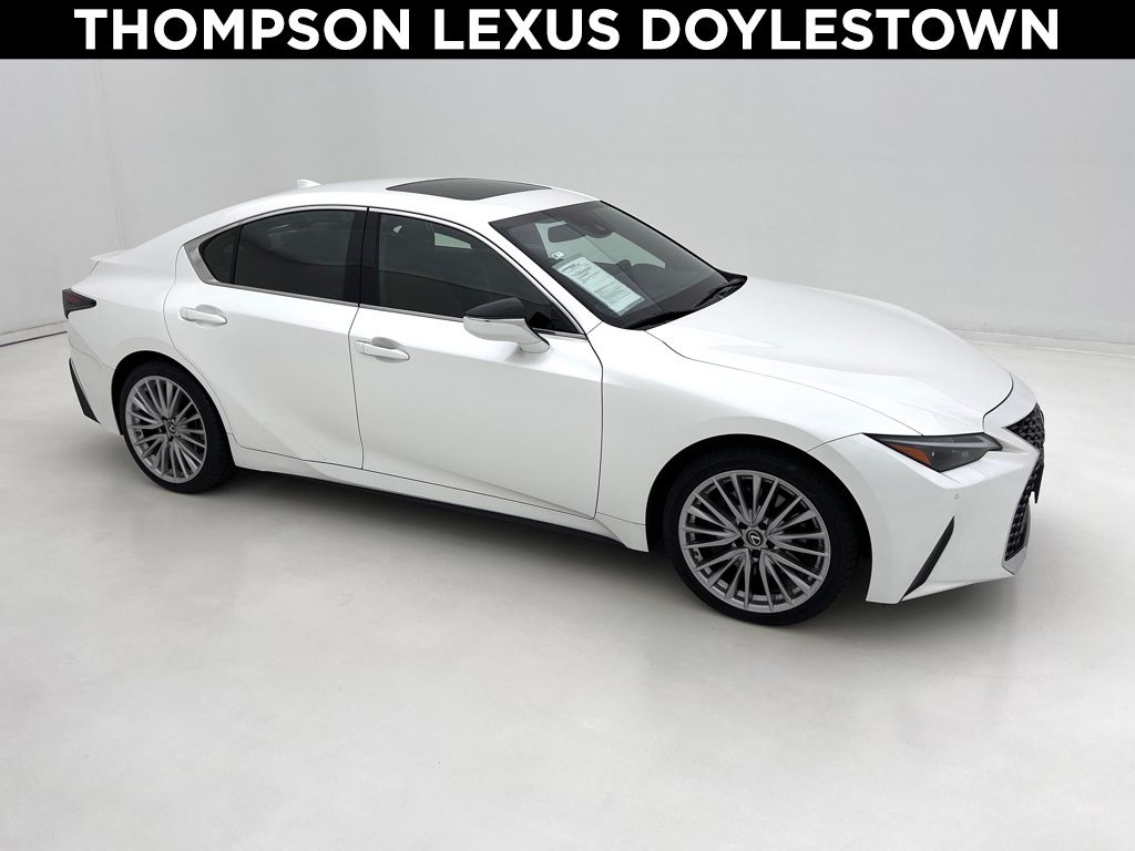 2022 Lexus IS 300 photo 2