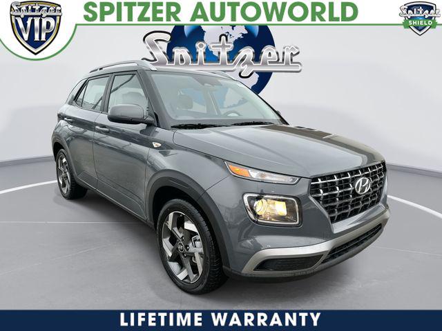 2025 Hyundai Venue SEL's photo