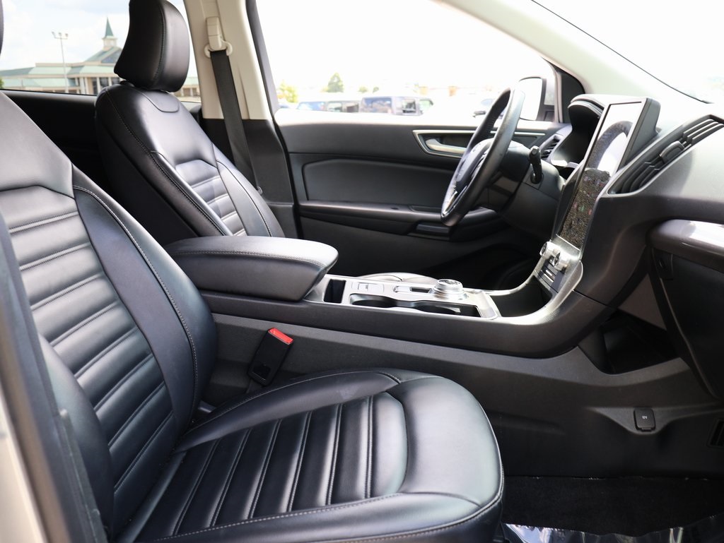 2024 Ford Edge SEL photo 9