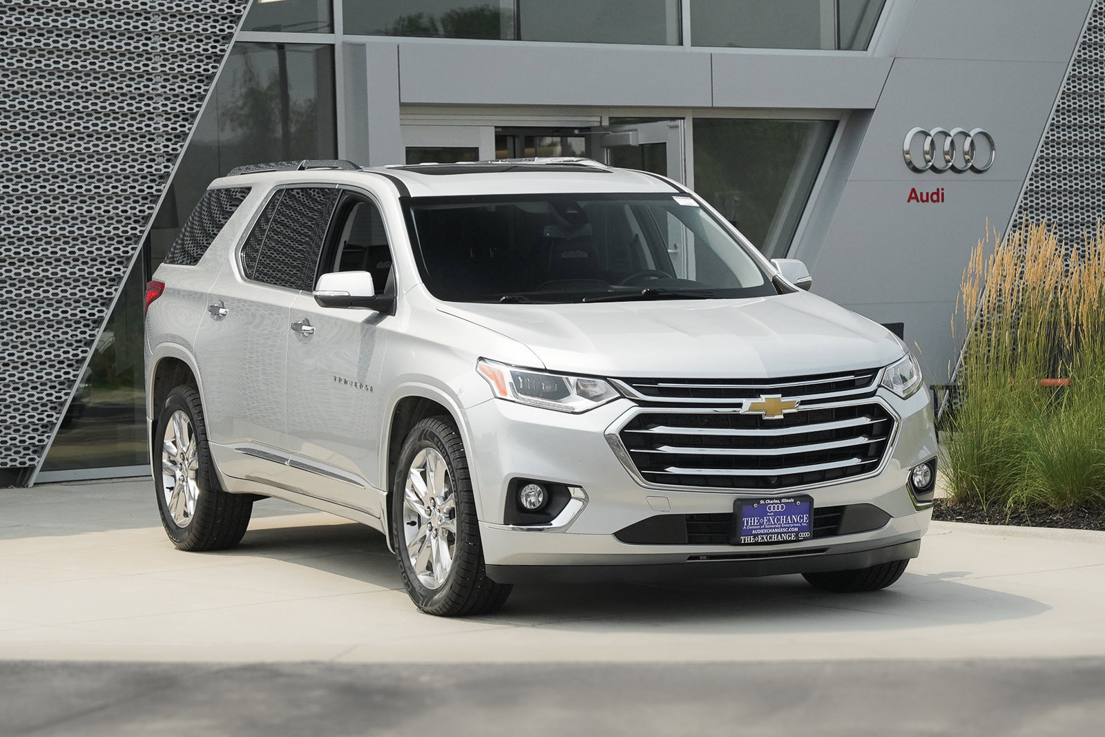 2021 Chevrolet Traverse High Country photo 2