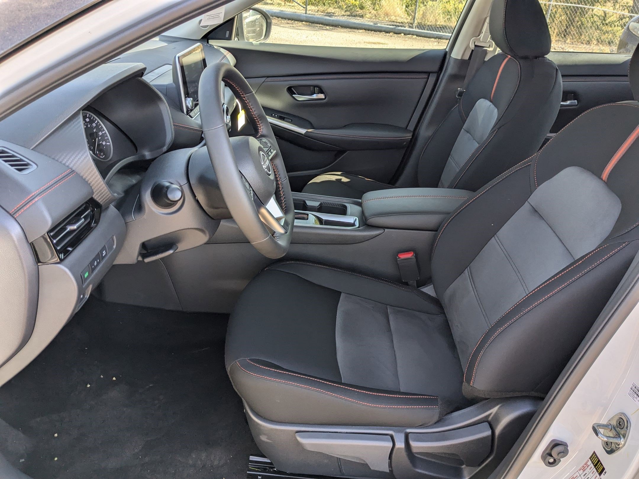 2025 Nissan Sentra SR photo 14