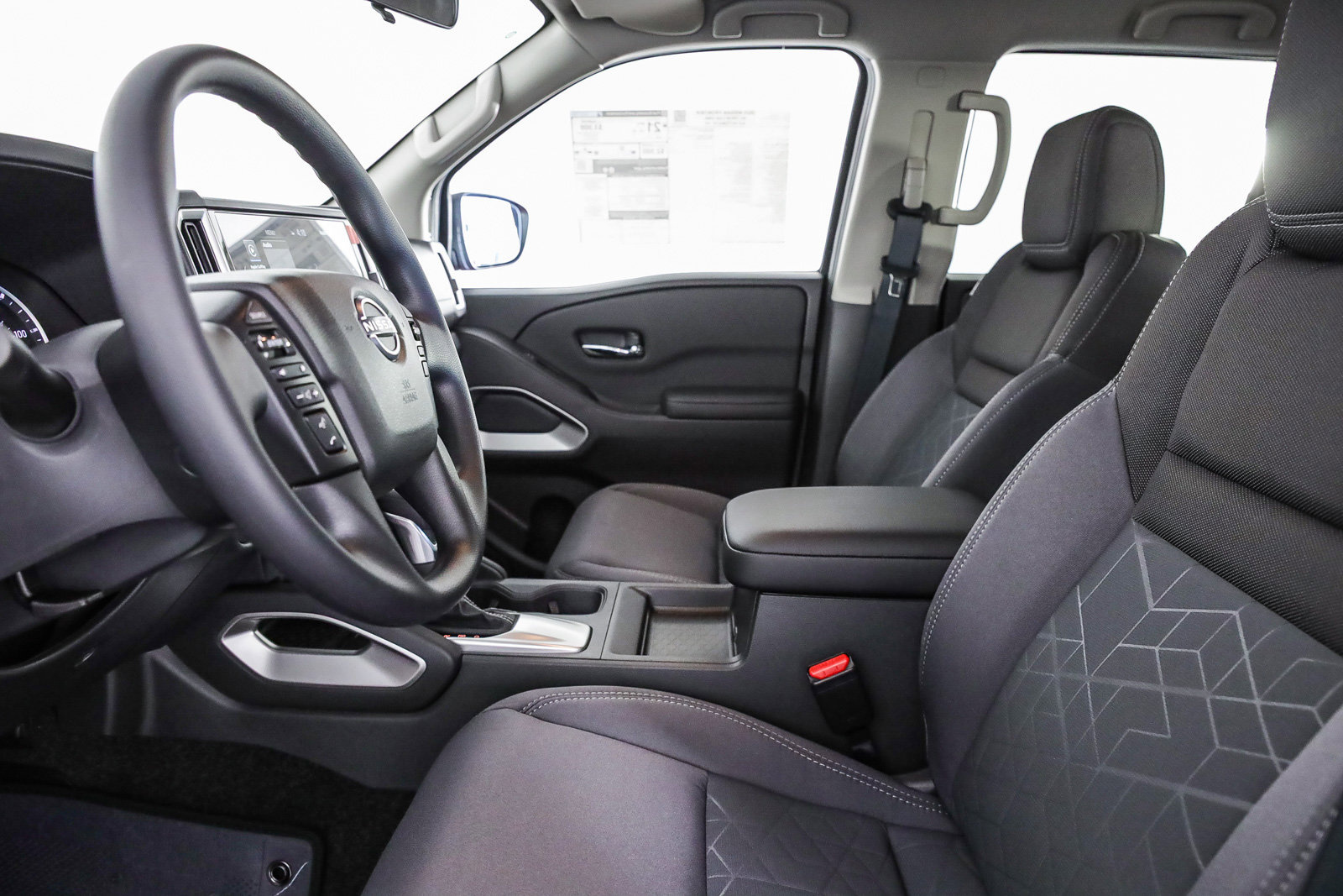 2025 Nissan Frontier SV photo 18
