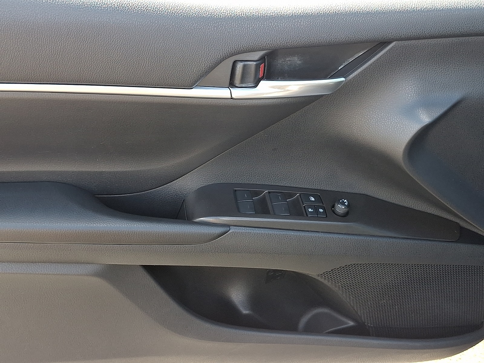 2023 Toyota Camry SE photo 13