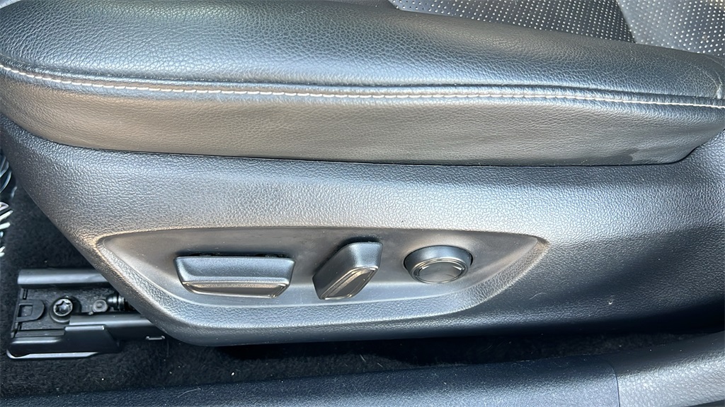 2021 Toyota Camry XSE photo 9