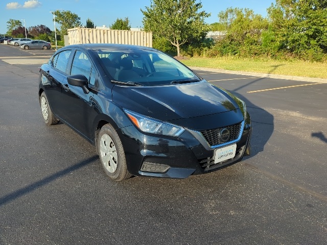 2021 Nissan Versa 1.6 S photo 4