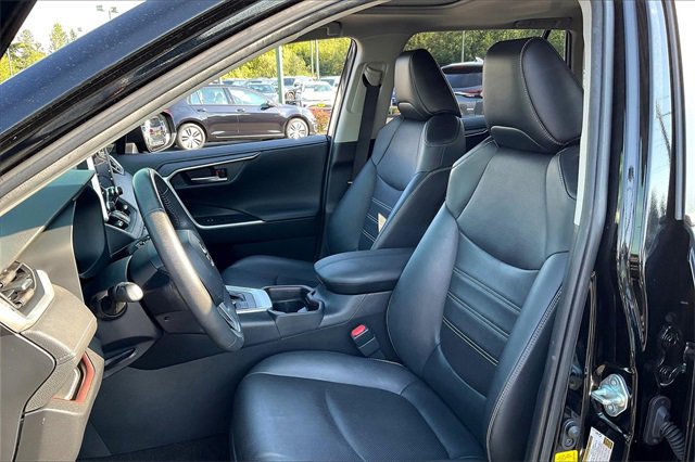 2020 Toyota RAV4 Limited photo 22