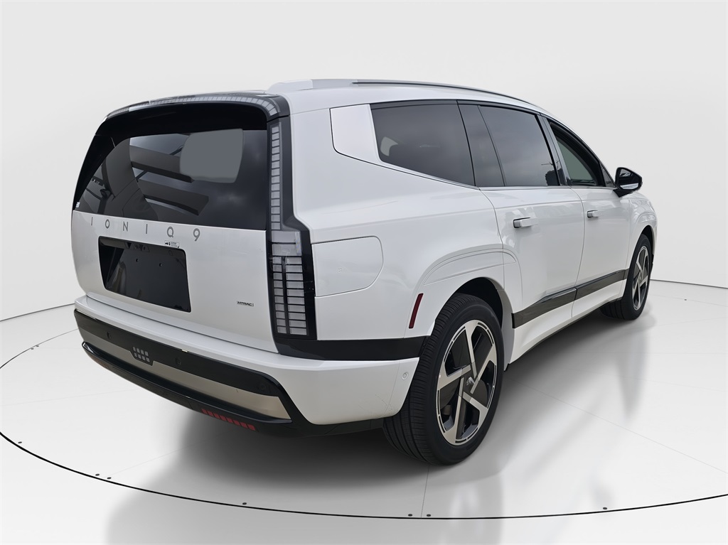 2026 Hyundai Ioniq photo 3