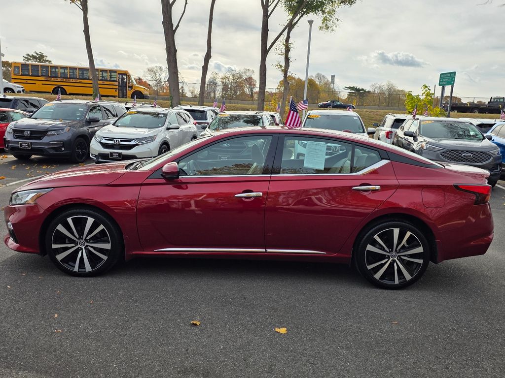 2019 Nissan Altima 2.5 Platinum photo 3