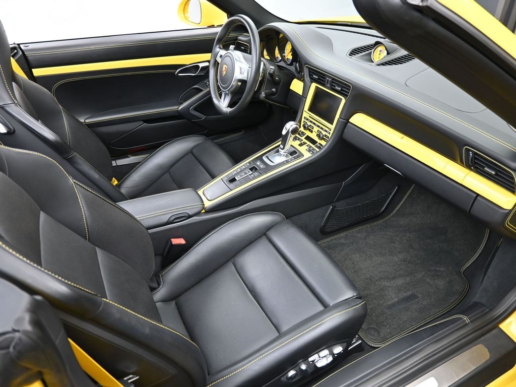 2016 Porsche 911 Turbo S photo 8