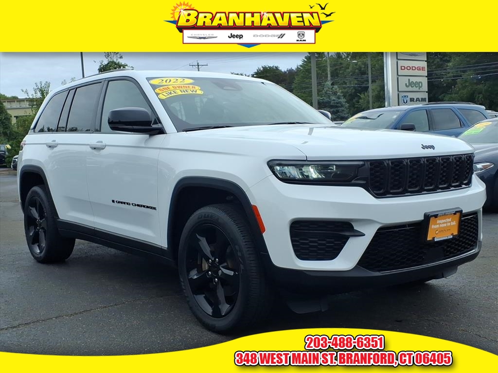 2022 Jeep Grand Cherokee Altitude's photo