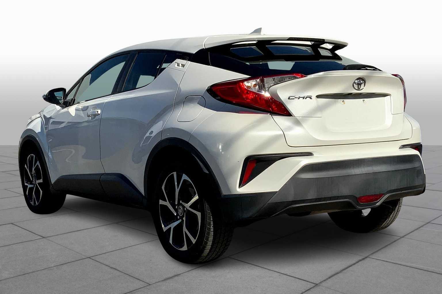 2018 Toyota C-HR XLE photo 10