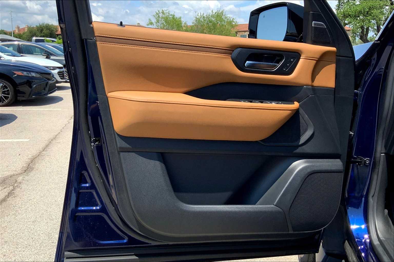 2025 Nissan Armada SL photo 10