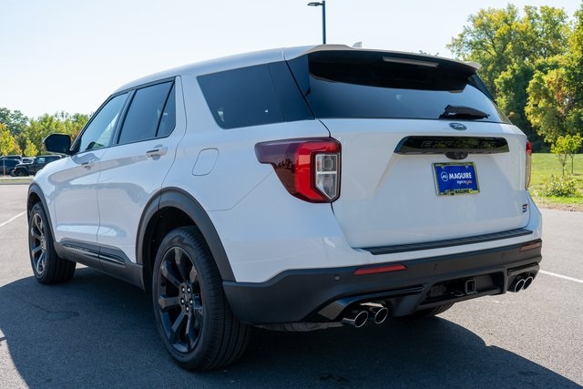 2022 Ford Explorer ST photo 3