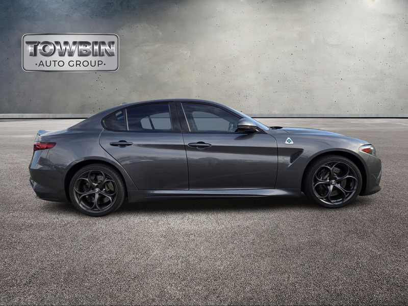 2019 Alfa Romeo Giulia Quadrifoglio photo 3