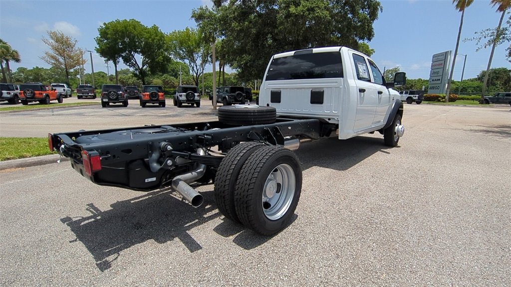 2026 Ram 5500 Tradesman photo 2