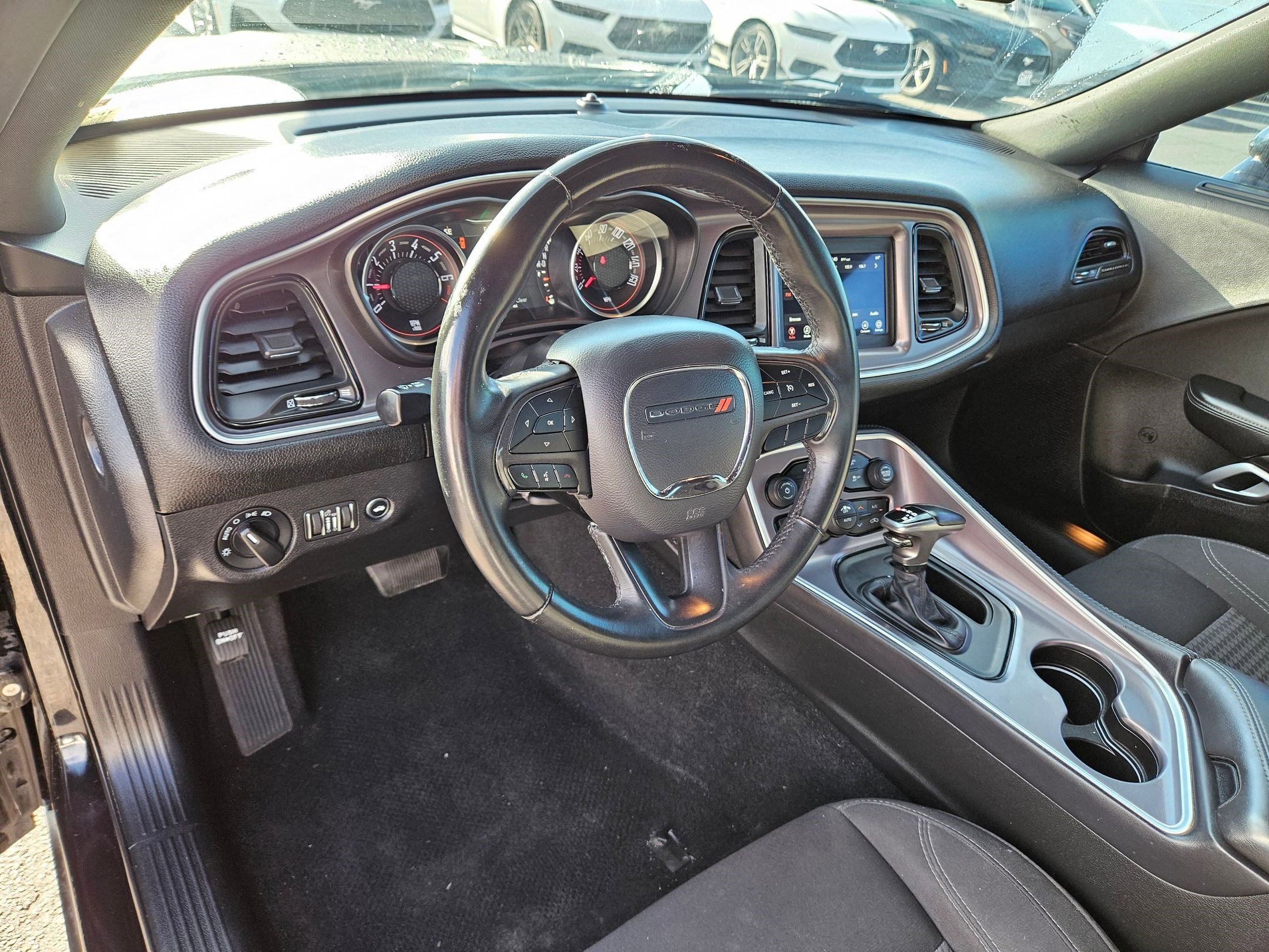 2019 Dodge Challenger SXT photo 10