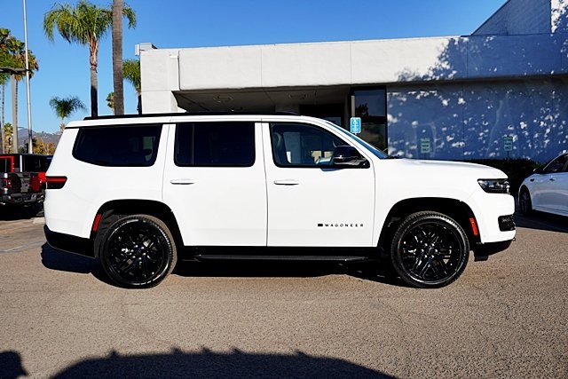 New 2025 Bright White Clear-Coat Exterior Paint Jeep Series II image 7