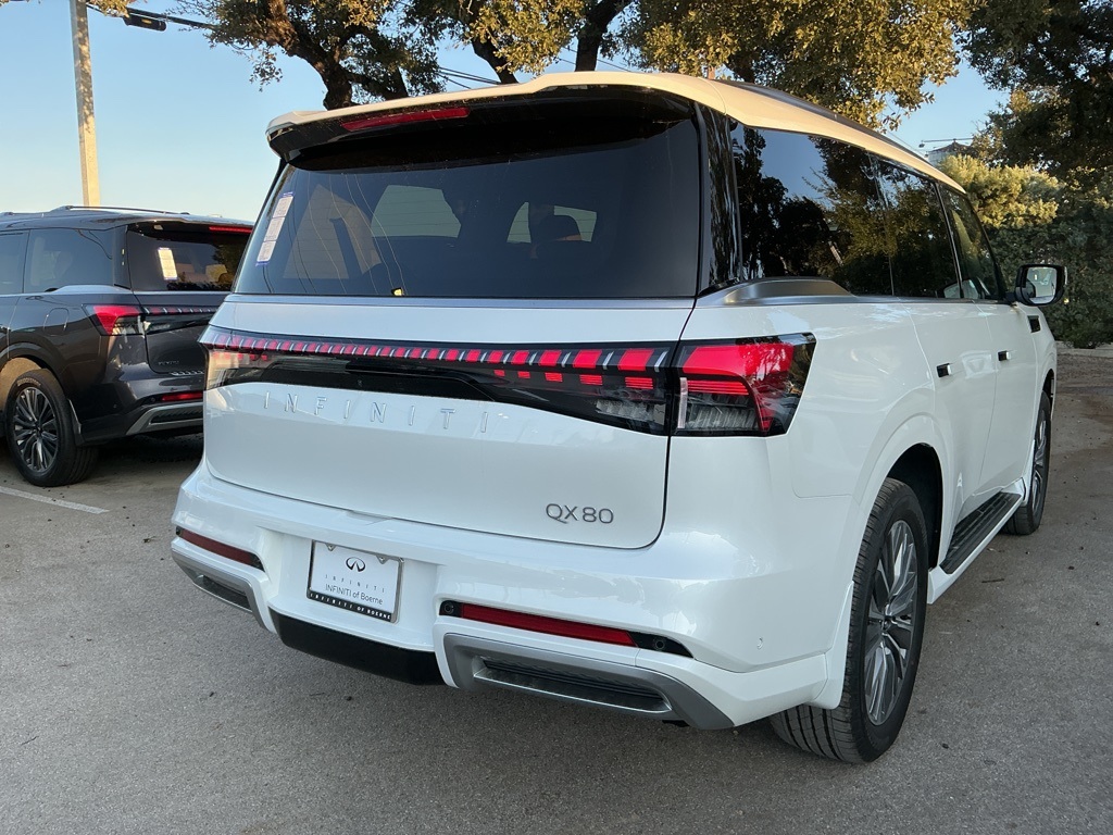 2026 Infiniti QX80 Luxe photo 3
