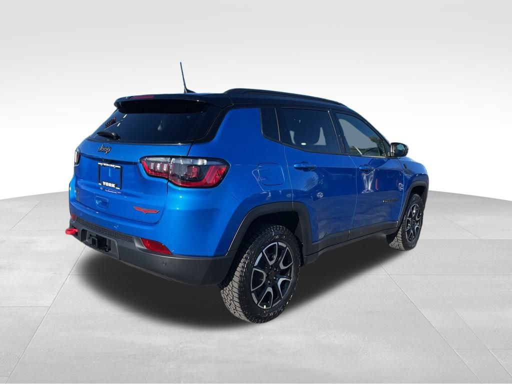 2026 Jeep Compass Trailhawk photo 4