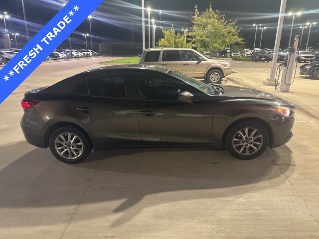 2016 Mazda Mazda3 Touring photo 3