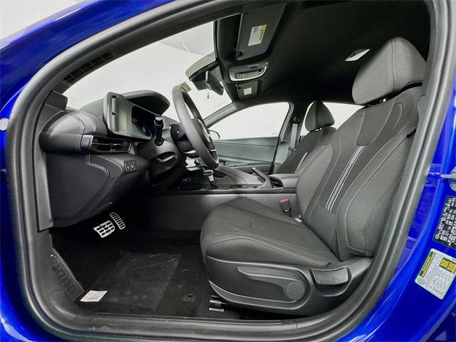 2025 Hyundai Elantra SEL Sport photo 26