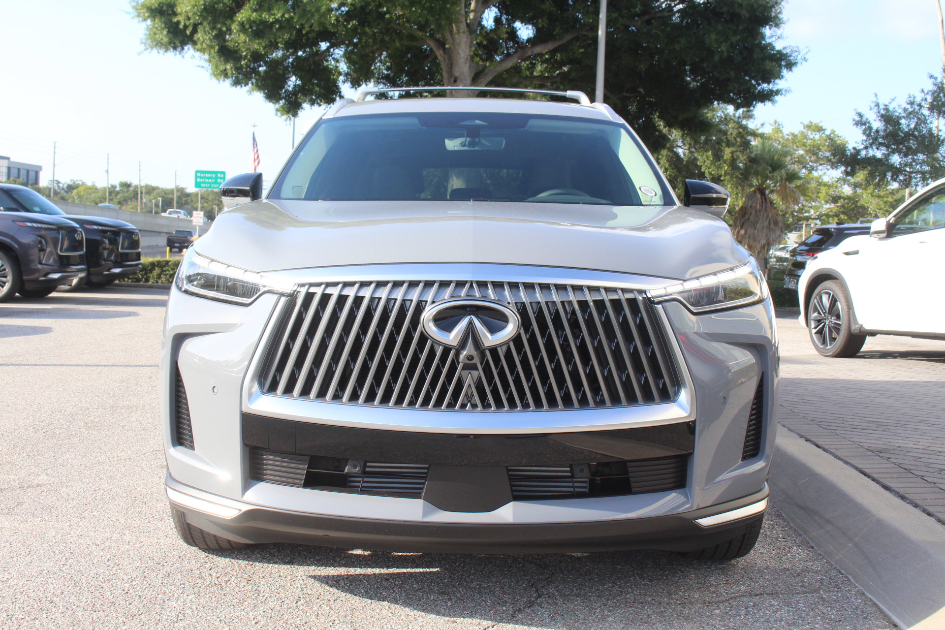 2026 Infiniti QX60 Luxe photo 8