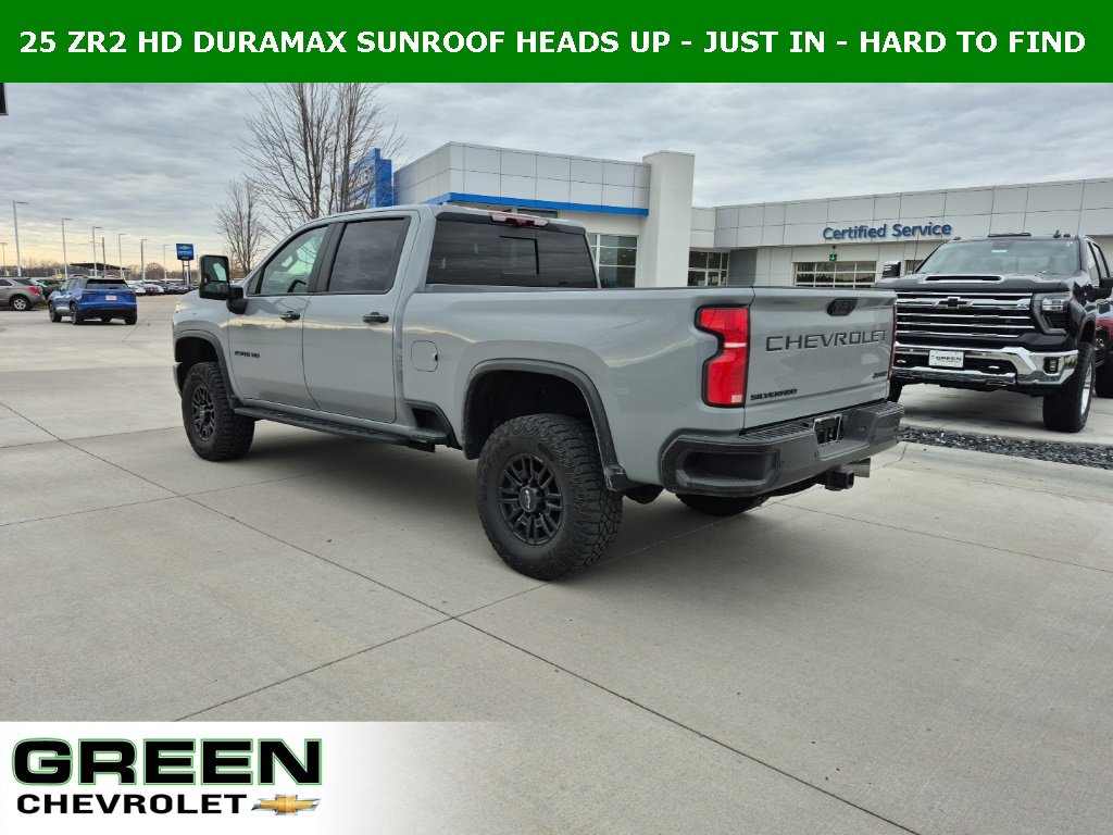 2025 Chevrolet Silverado 2500HD ZR2 photo 3