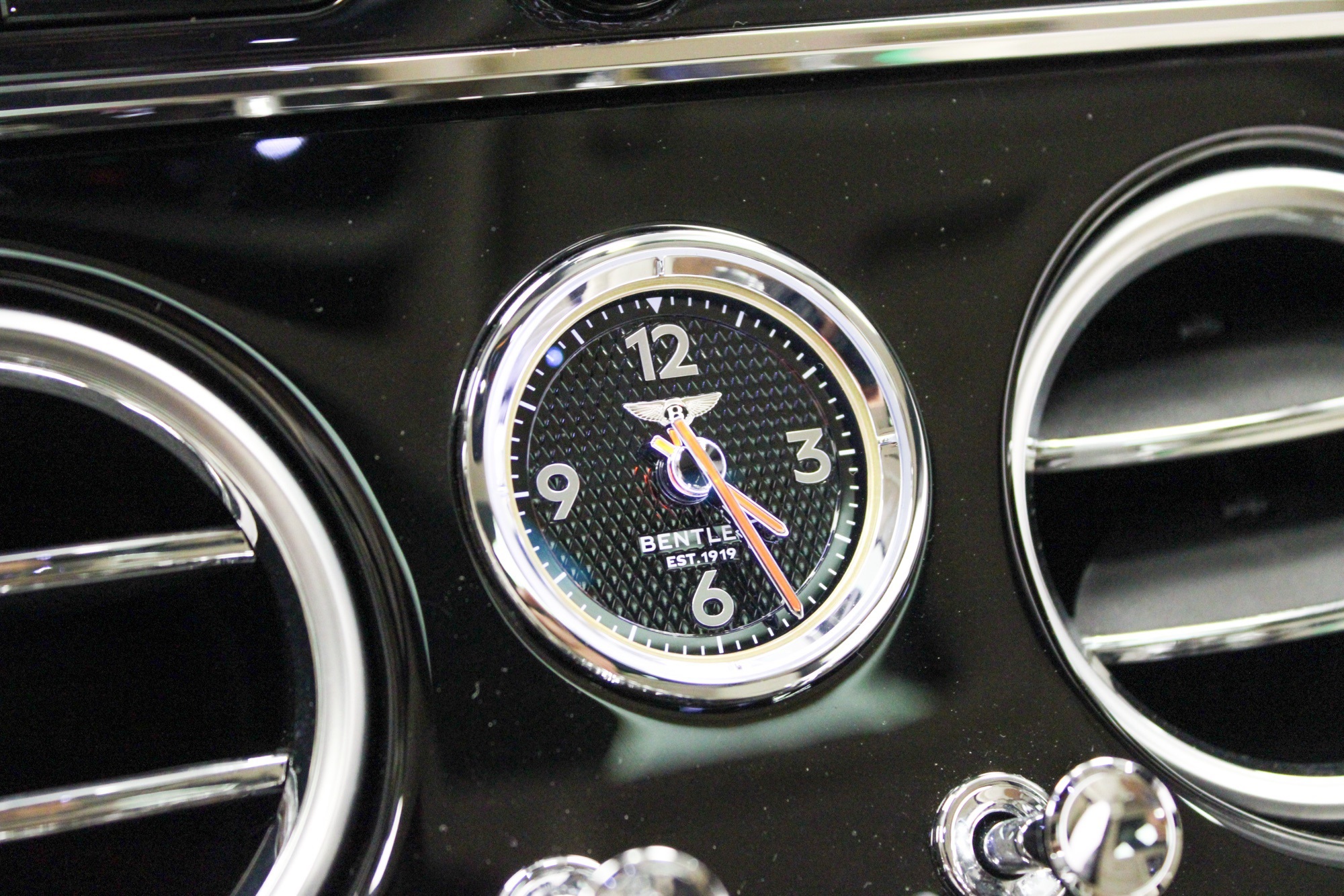 2024 Bentley Continental GT Azure V8 photo 20