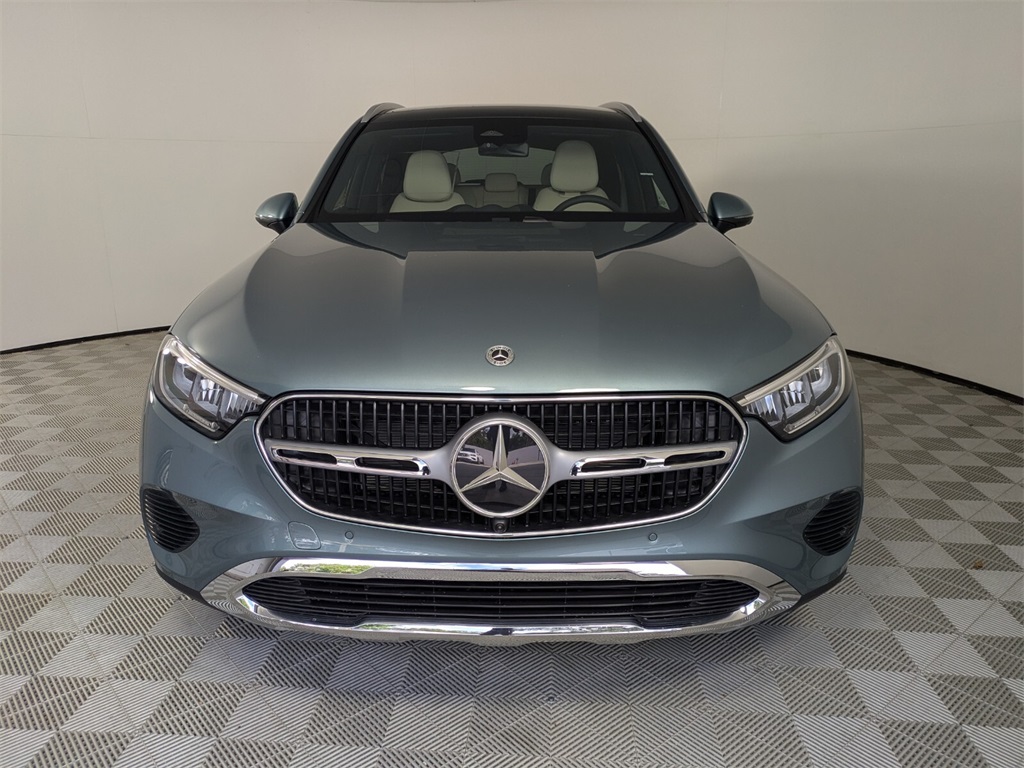 2026 Mercedes Benz GLC 300 photo 2