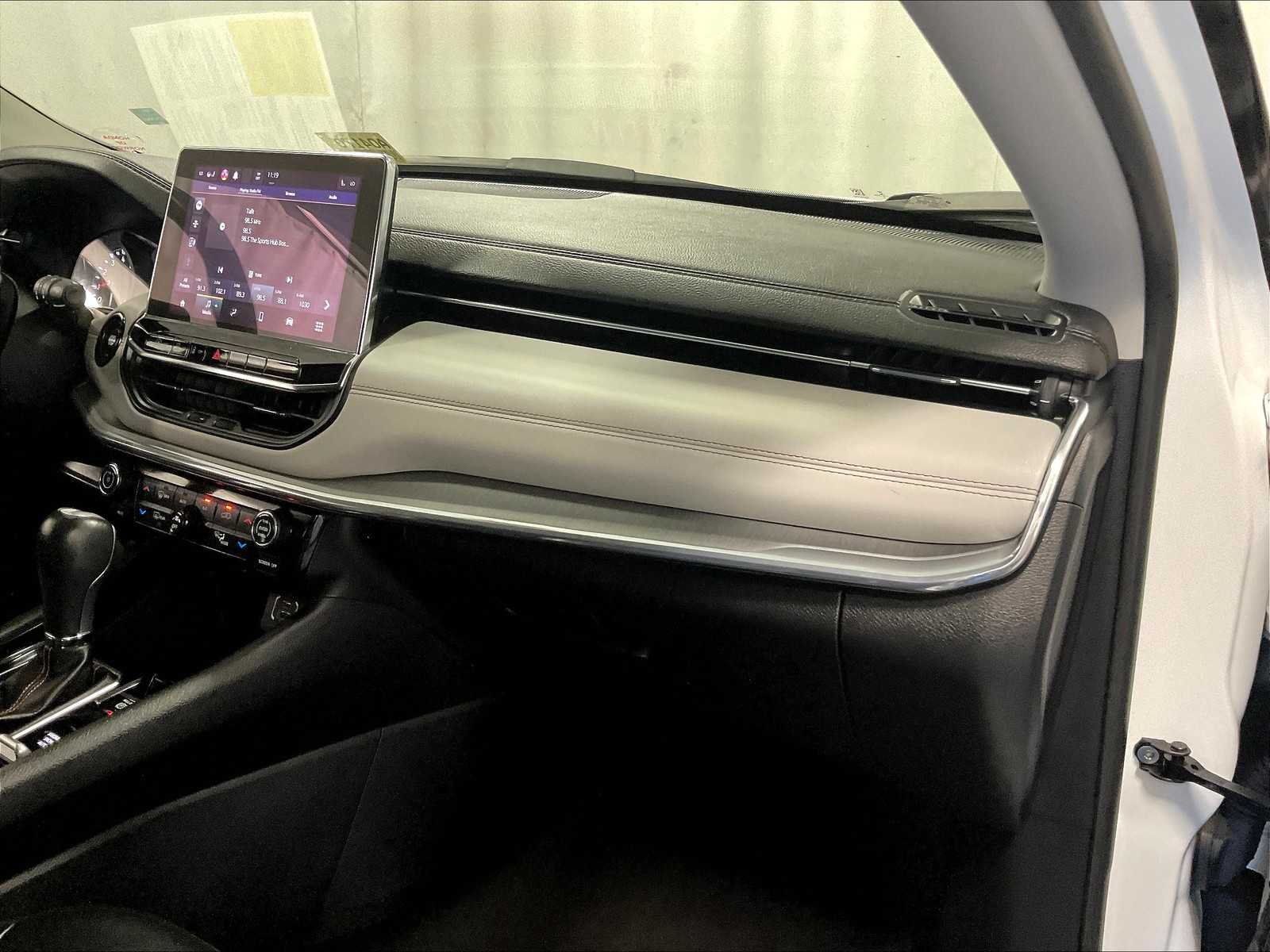 2022 Jeep Compass Limited photo 12