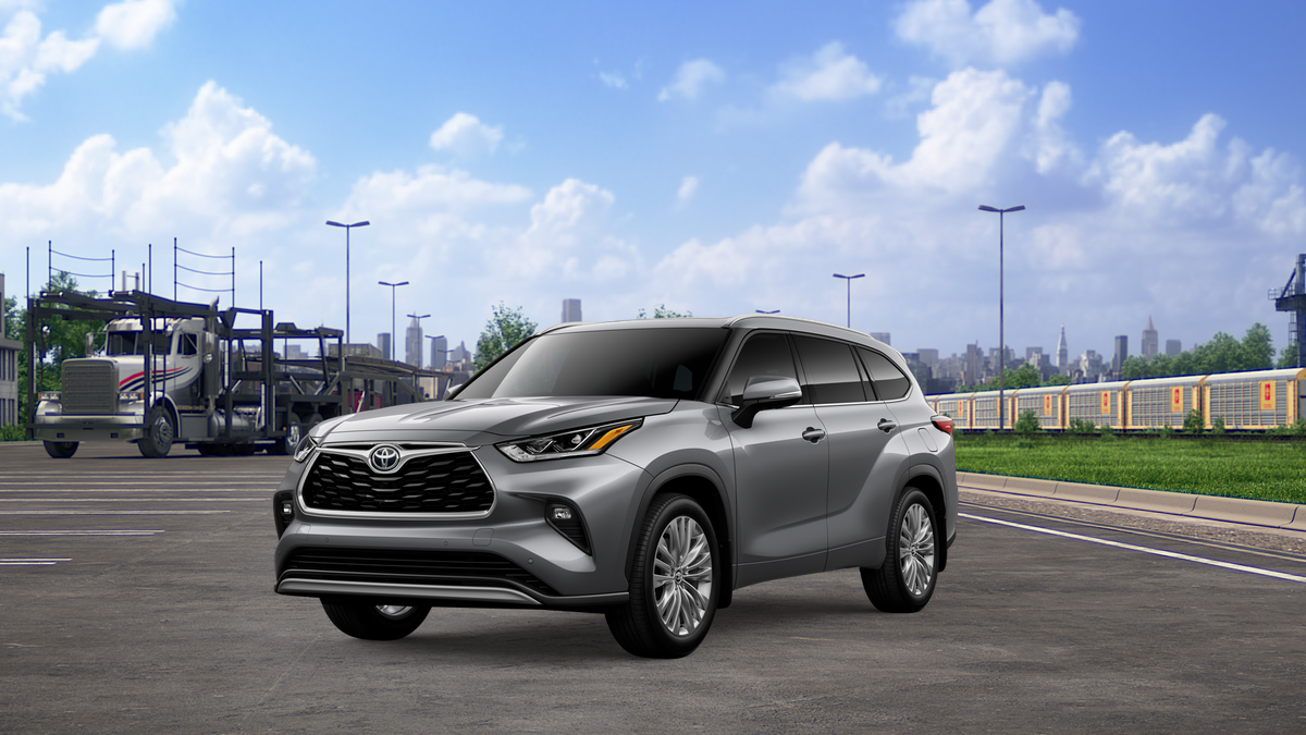 2026 Toyota Highlander Platinum's photo