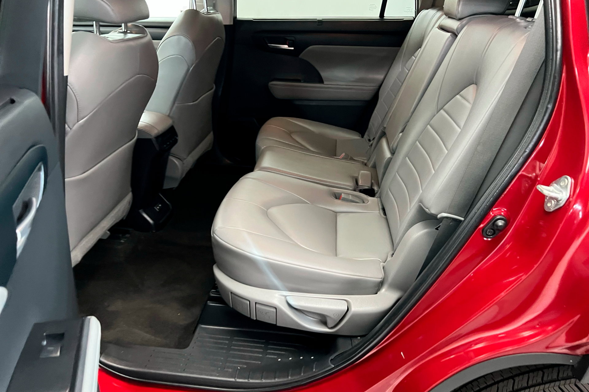 2023 Toyota Highlander XLE photo 21
