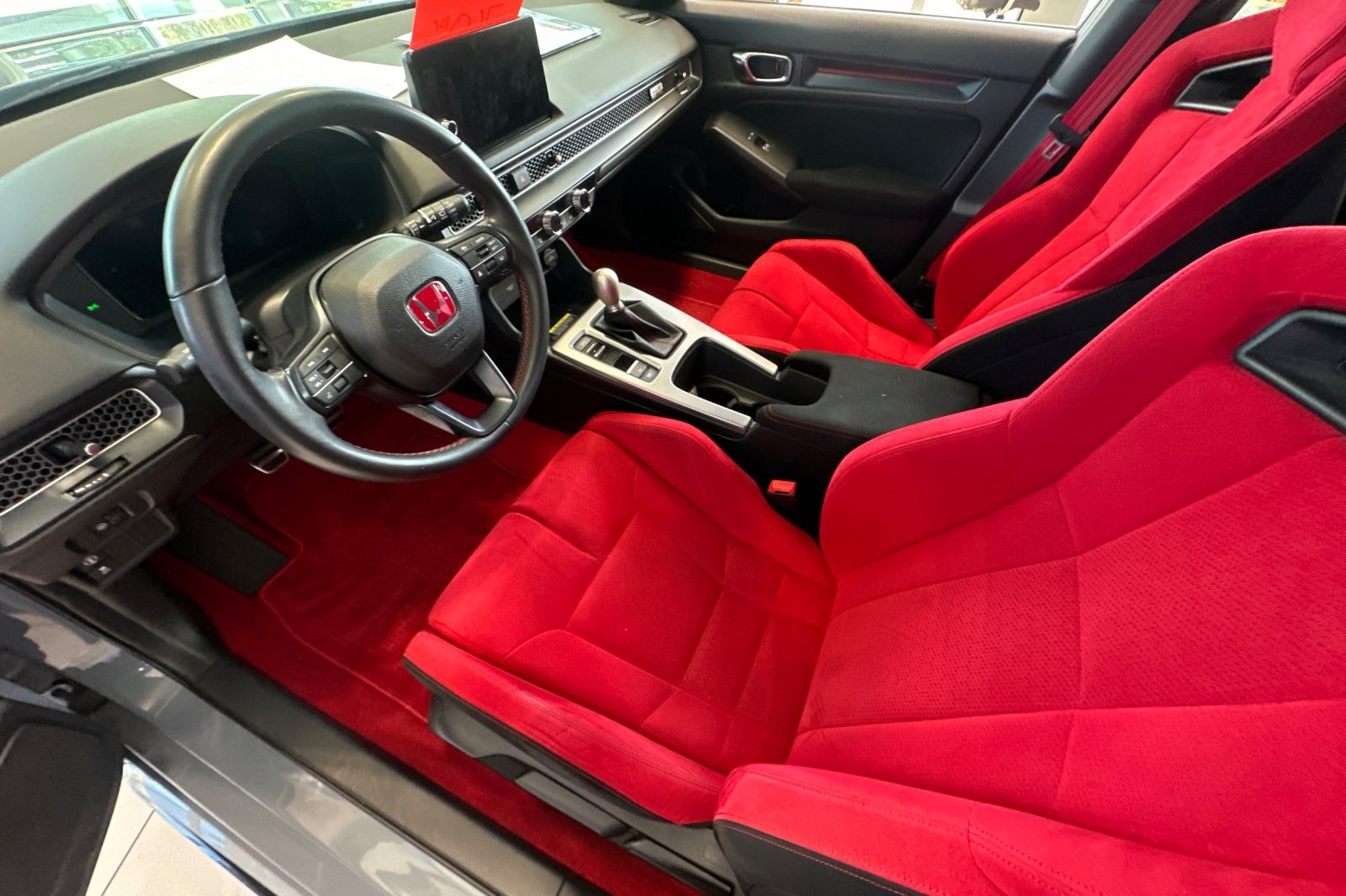 2024 Honda Civic Type R photo 9