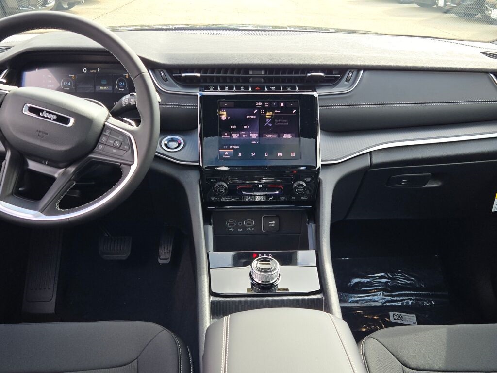 2025 Jeep Grand Cherokee Laredo photo 20